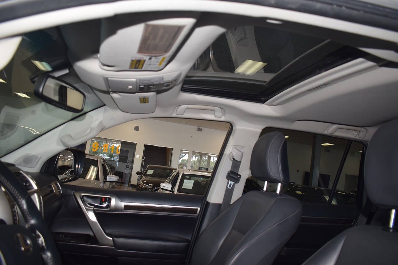 Used 2014 Lexus GX 460 AWD/4WD image 35