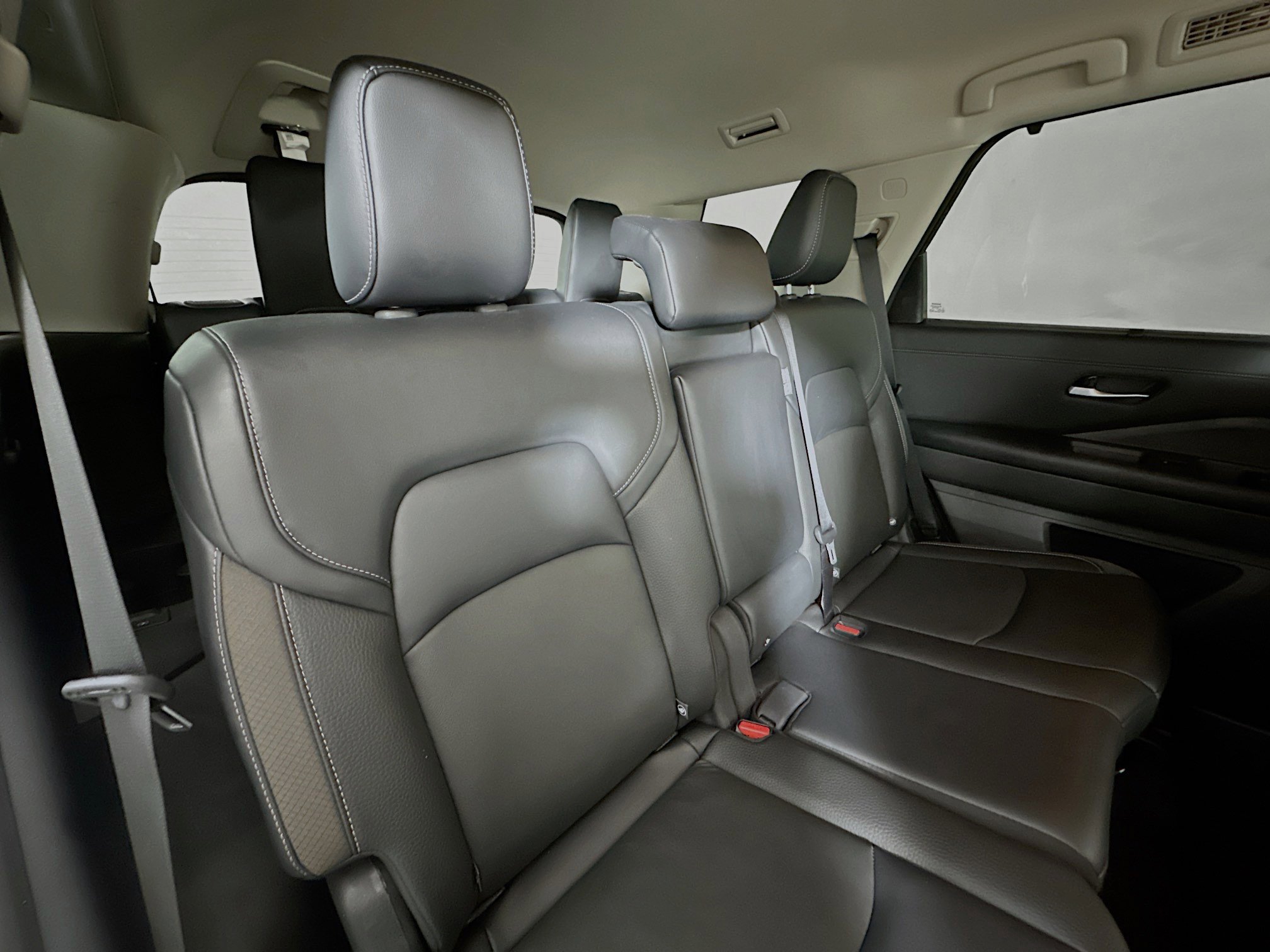 Used 2023 Nissan Pathfinder SL image 28