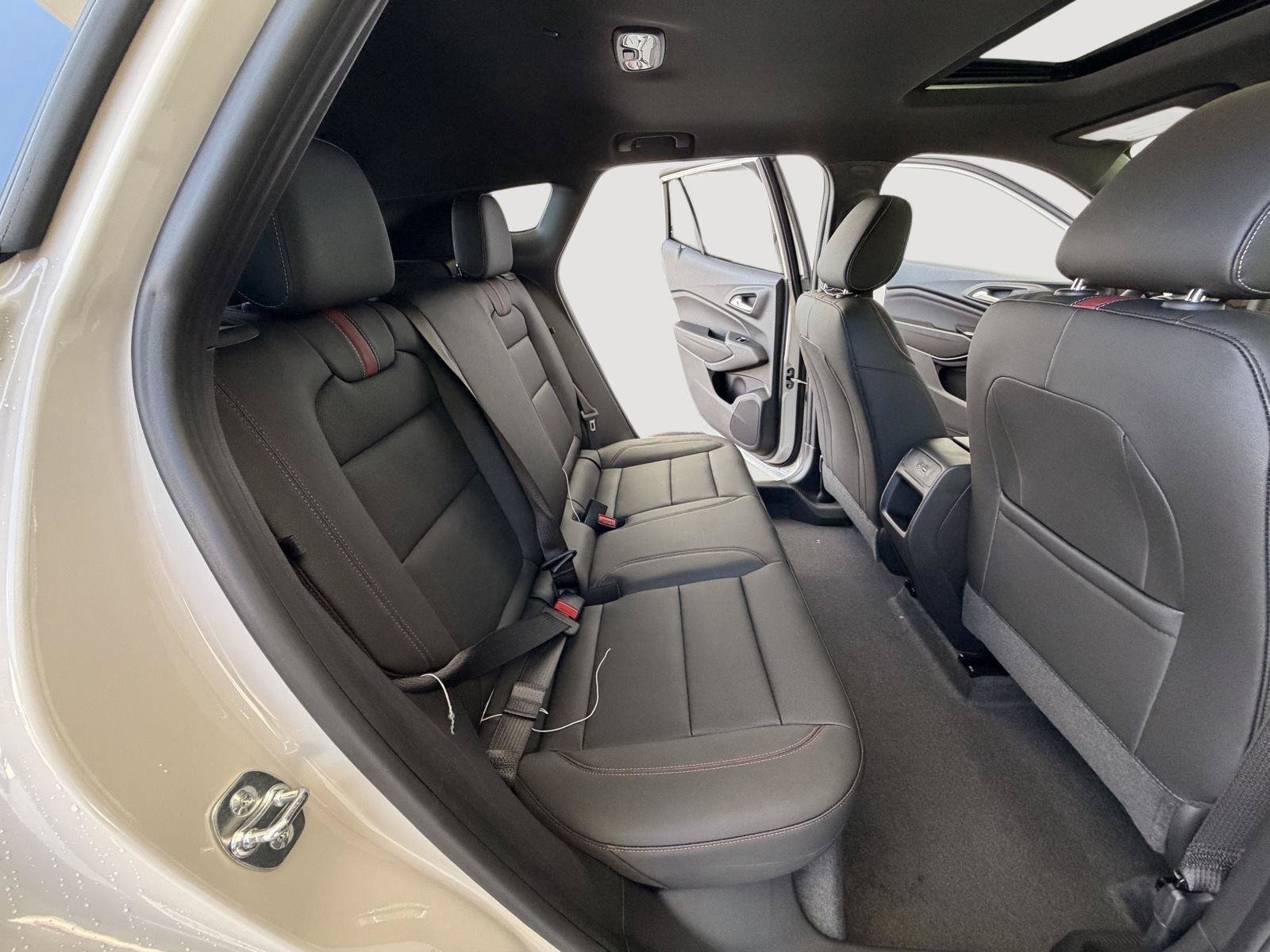 New 2026 Chevrolet Trax RS w/ Sunroof Package FWD image 24