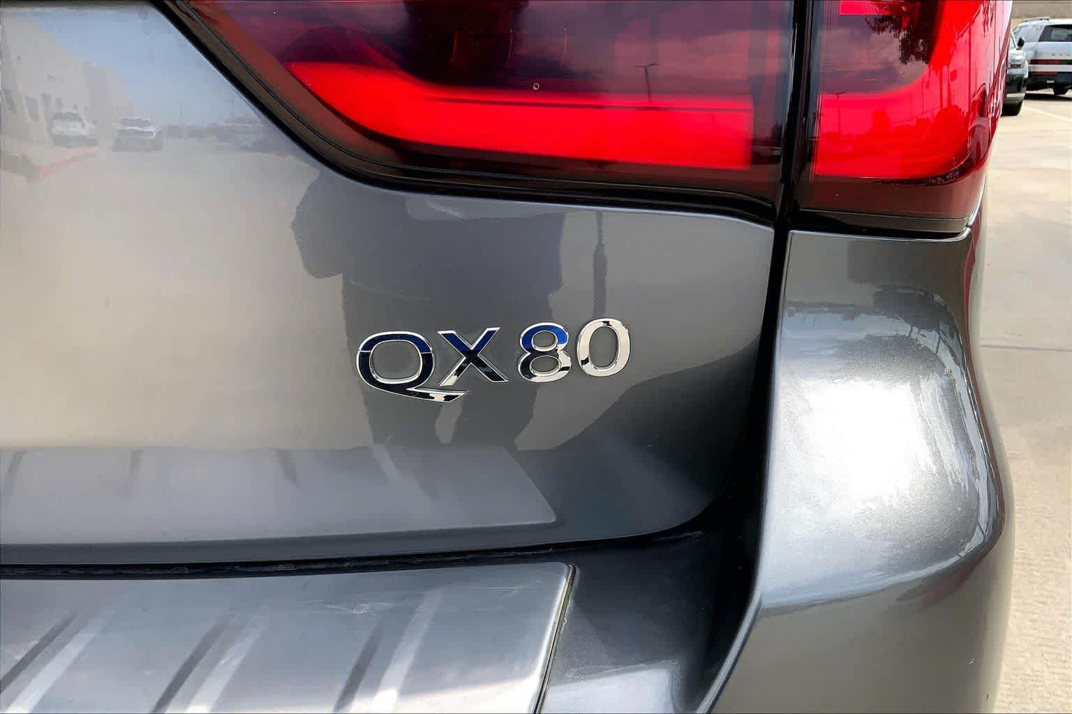 Used 2019 INFINITI QX80 Luxe w/ All-Season Package AWD/4WD image 32