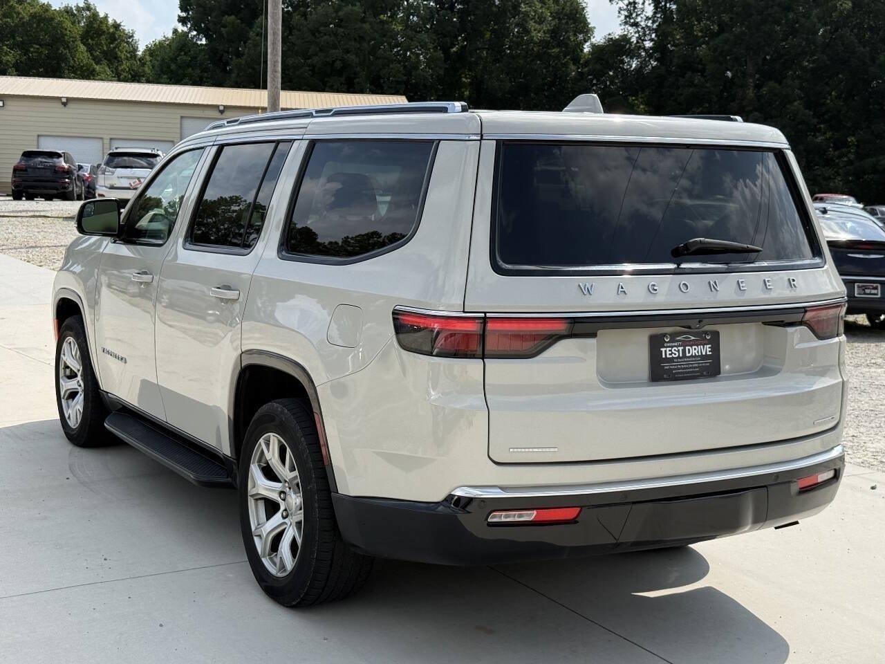 Used 2022 Jeep Wagoneer Series II AWD/4WD image 5