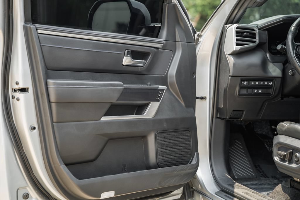 Used 2024 Toyota Tundra Platinum AWD/4WD image 41