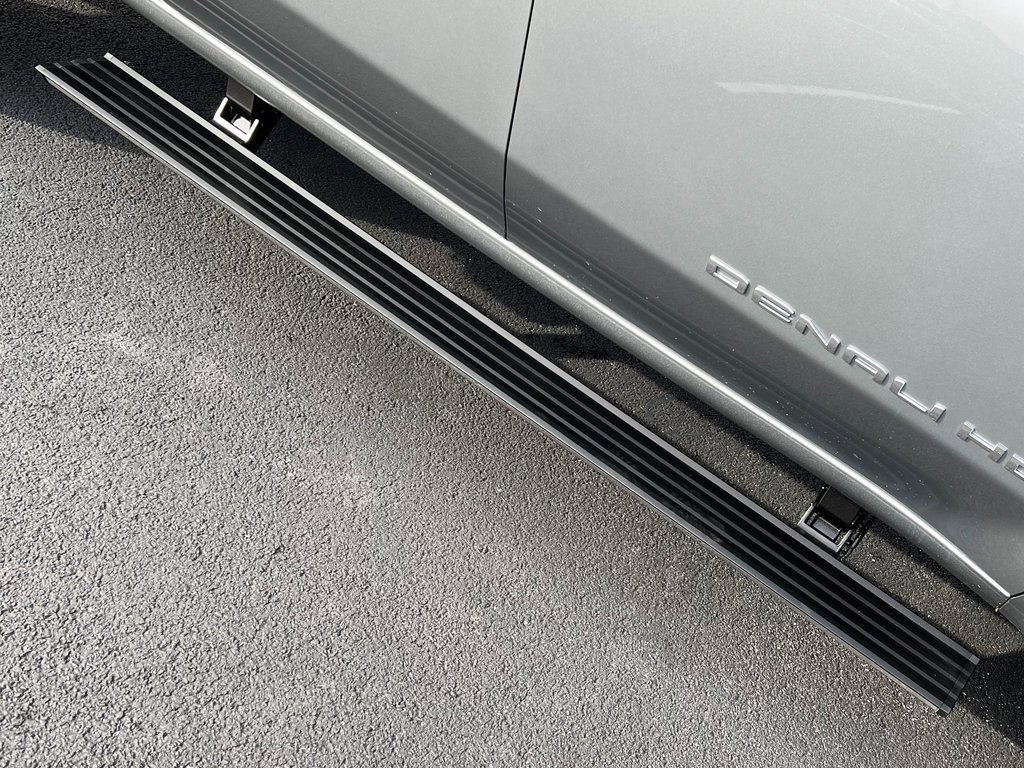 Used 2025 GMC Sierra 3500 Denali Ultimate image 21