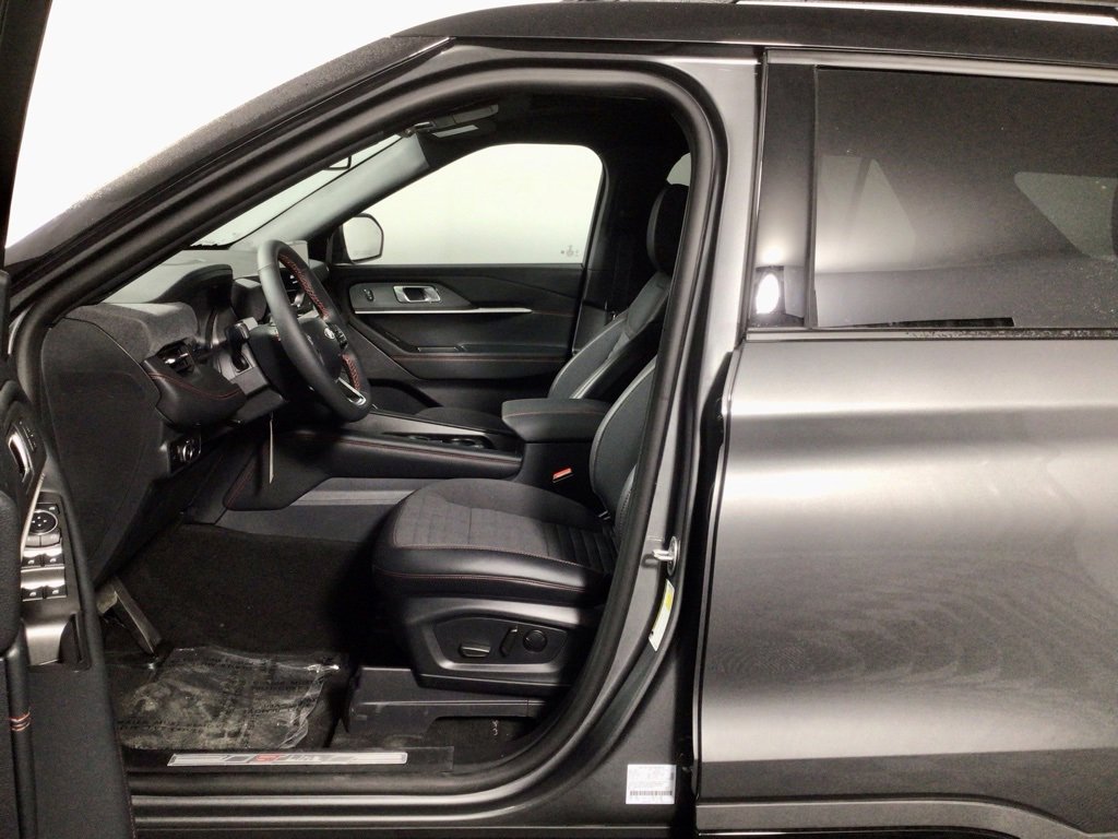 New 2025 Ford Explorer ST-Line image 17