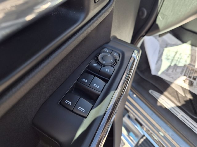 Used 2020 Chevrolet Silverado 1500 LTZ AWD/4WD image 12