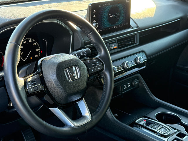 Used 2025 Honda Pilot EX-L image 18