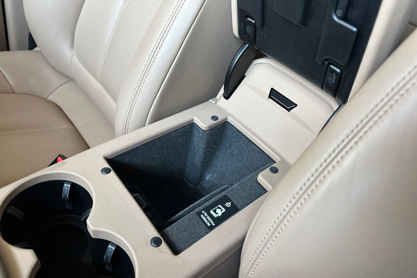 Certified 2023 Porsche Macan S image 27