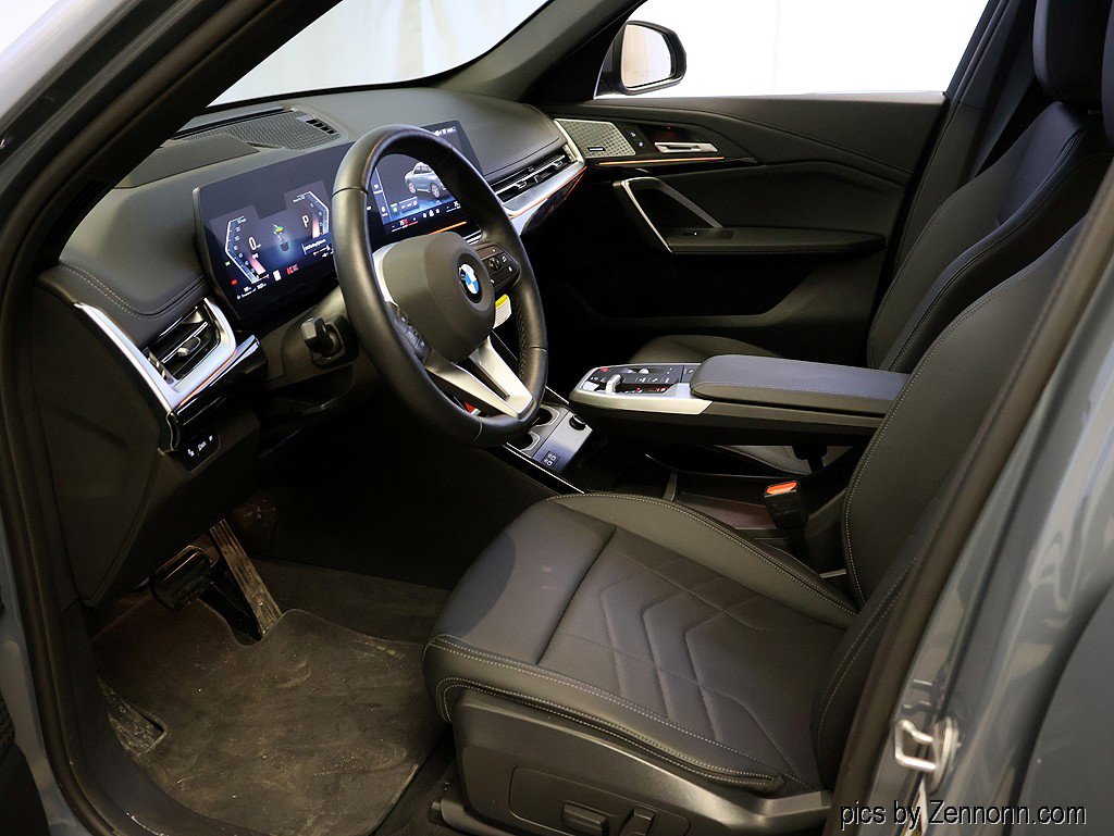 Used 2025 BMW X1 xDrive28i w/ Premium Package image 11