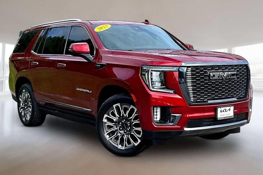 Used 2023 GMC Yukon Denali Ultimate AWD/4WD image 3