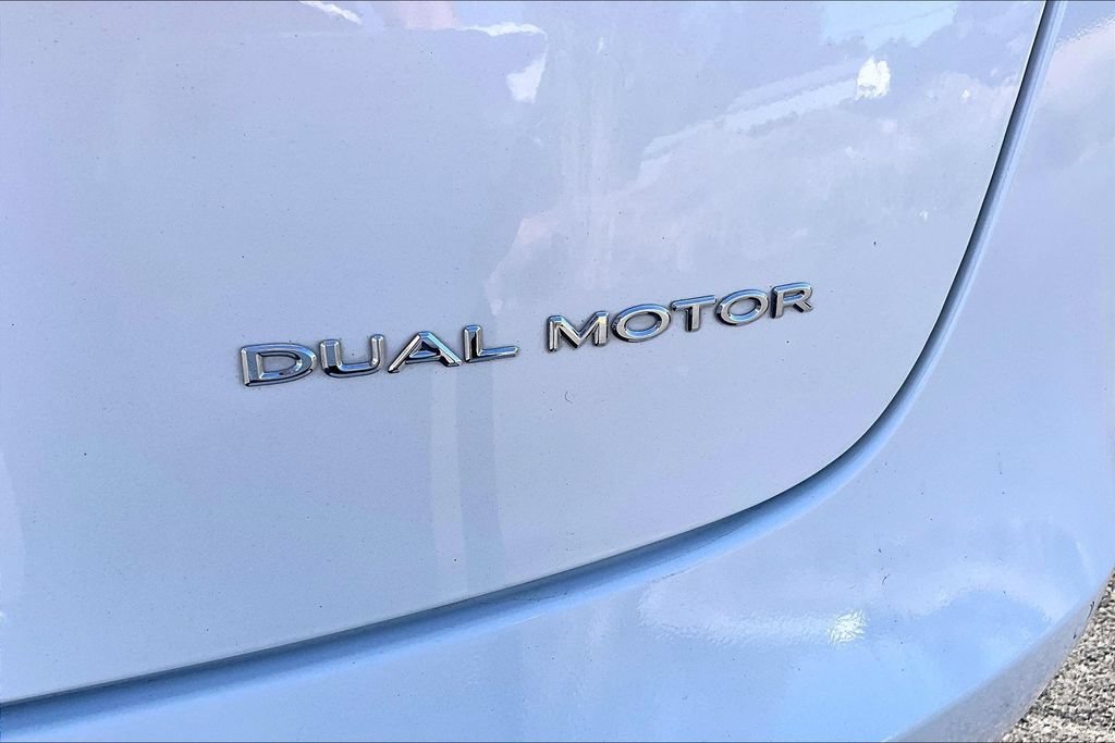 Used 2022 Tesla Model 3 Long Range AWD/4WD image 8