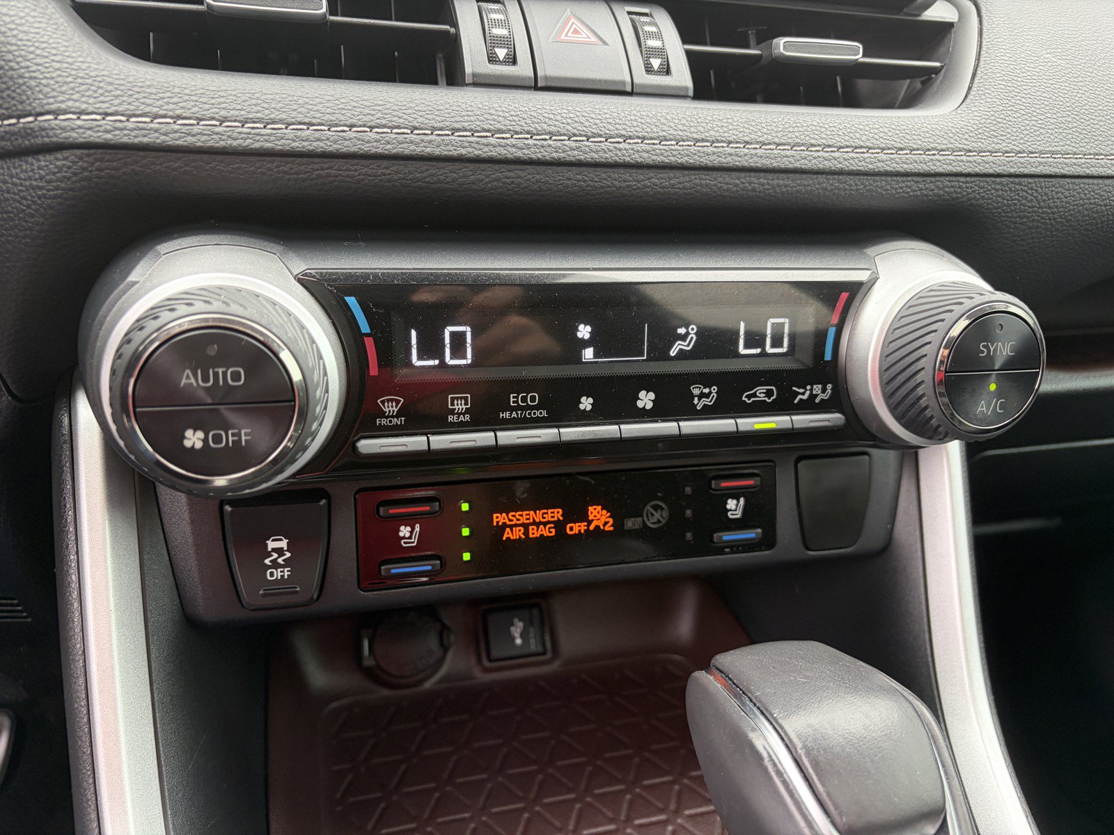 Used 2020 Toyota RAV4 Limited w/ Limited Grade Weather Package AWD/4WD image 19