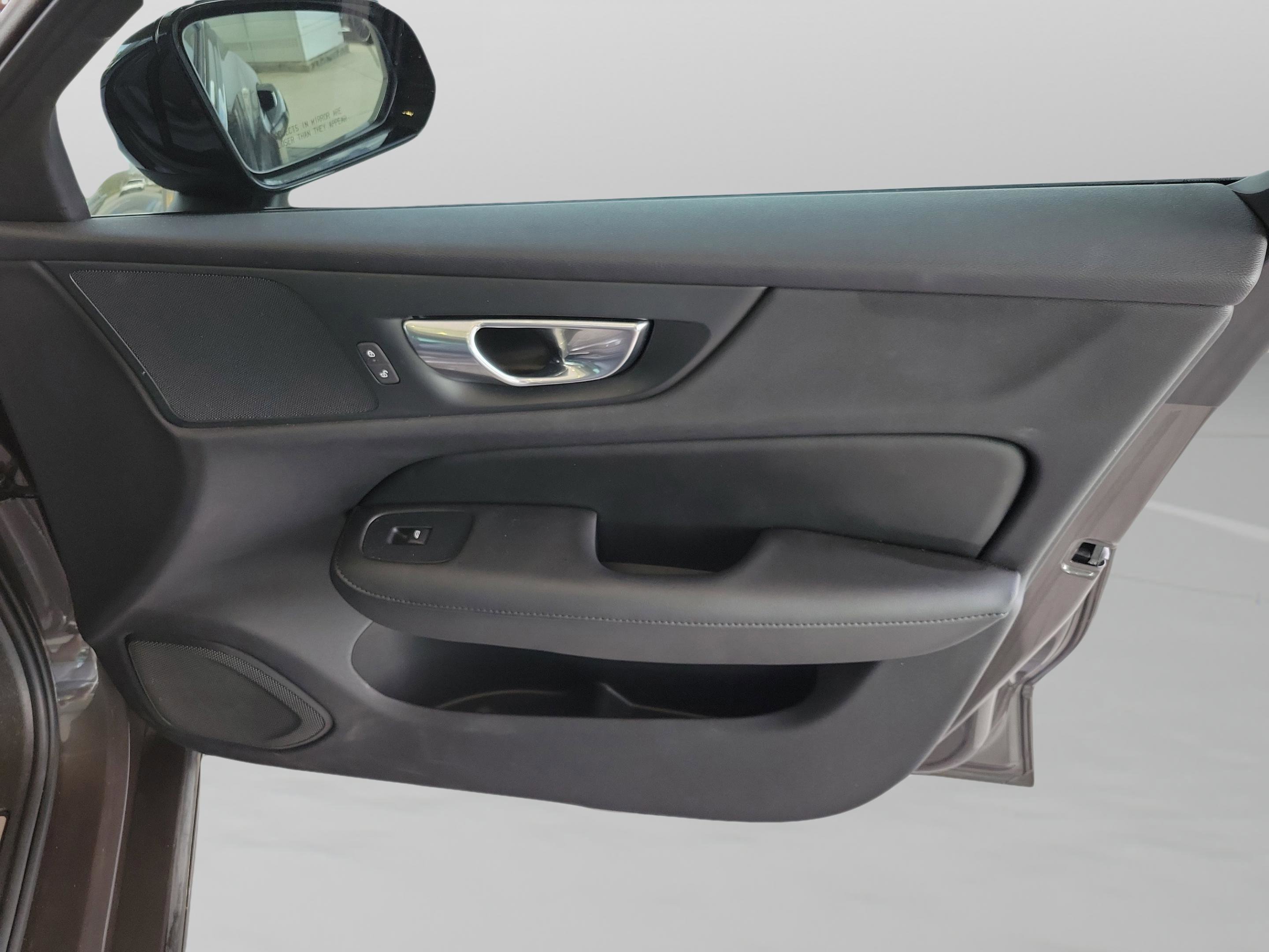 Used 2024 Volvo S60 B5 Core image 26