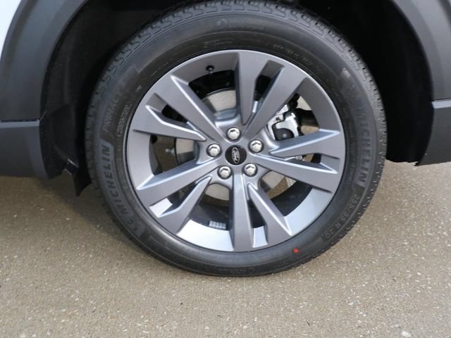 New 2026 Ford Explorer Active w/ Active Comfort Package AWD/4WD image 8