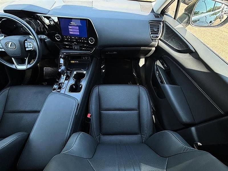 Used 2025 Lexus NX 250 FWD w/ Towing Package (2000 Lbs) image 12