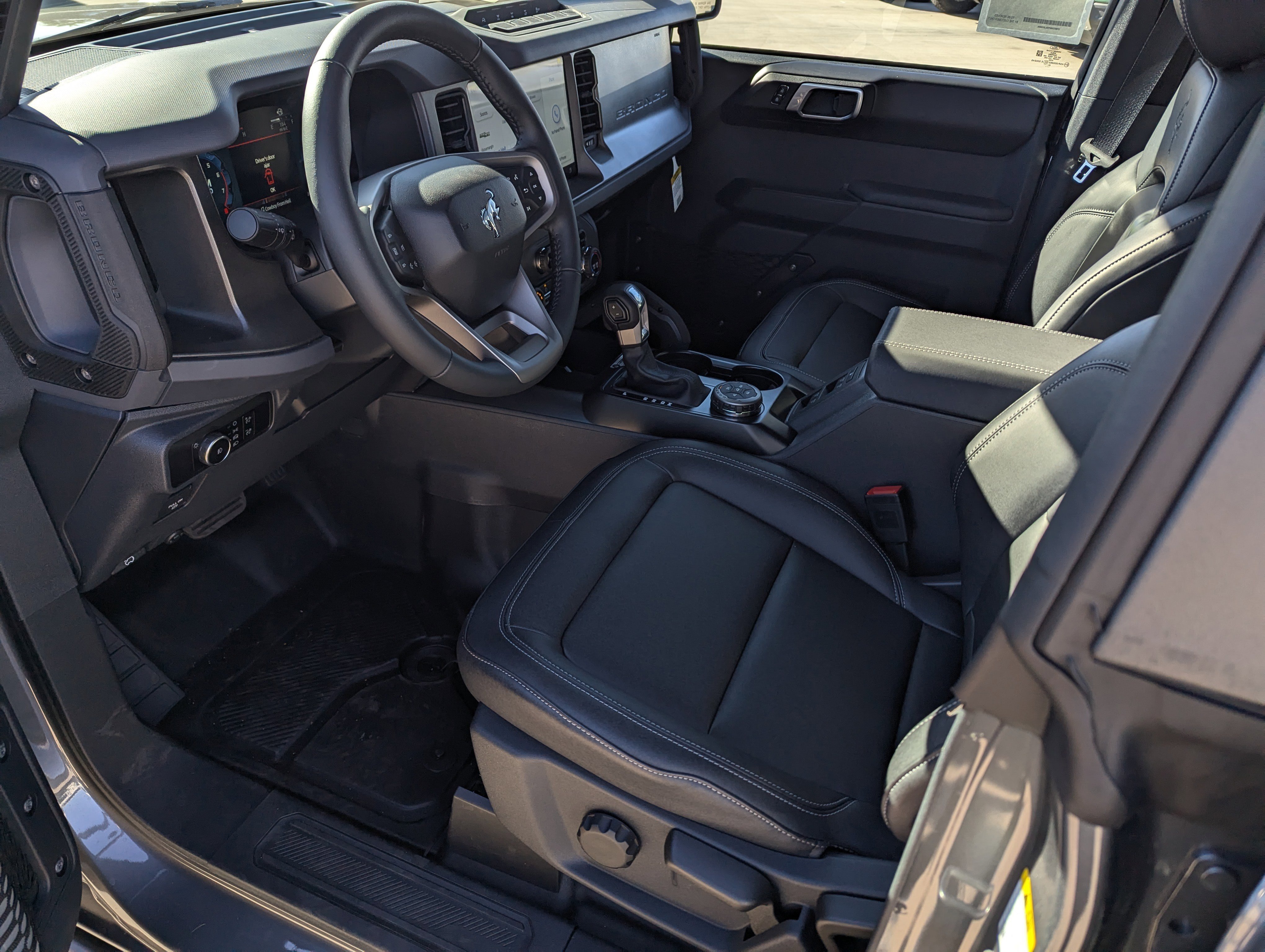 New 2025 Ford Bronco Badlands image 9