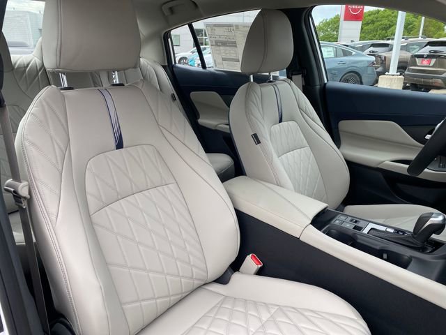 New 2026 Nissan Sentra SL FWD image 9
