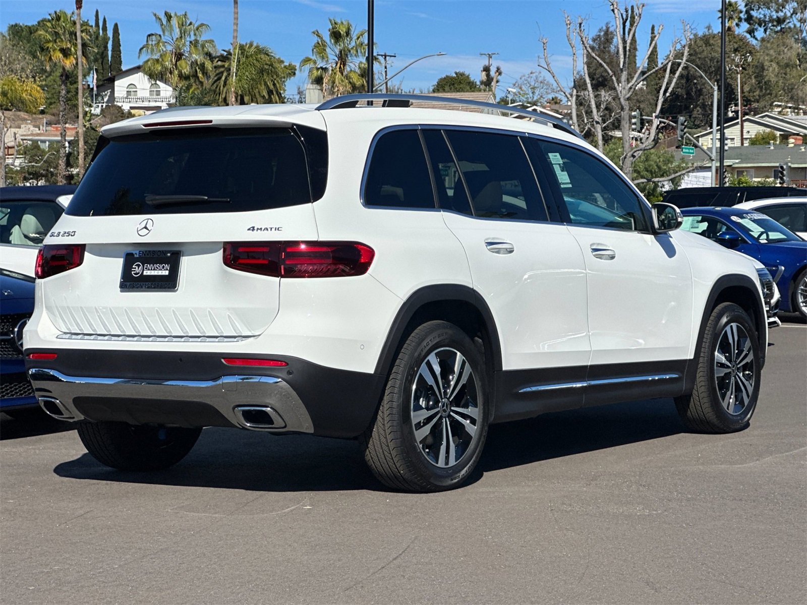 New 2025 Mercedes-Benz GLB 250 4MATIC image 3