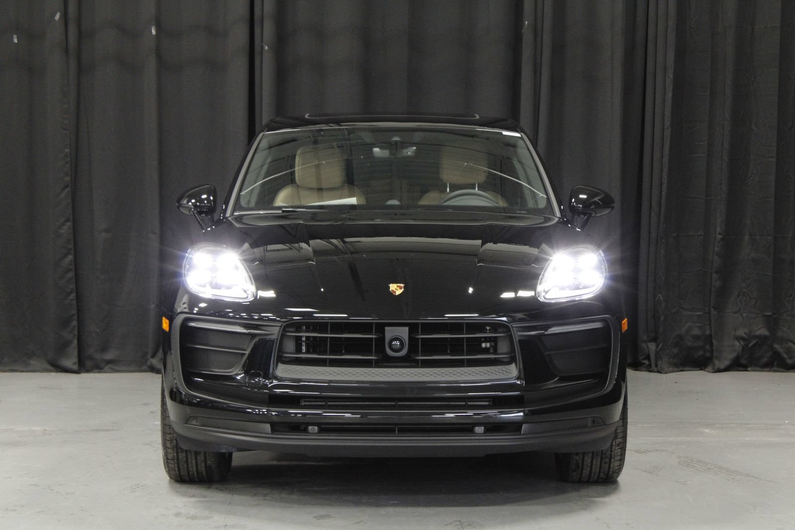 New 2026 Porsche Macan AWD/4WD image 8