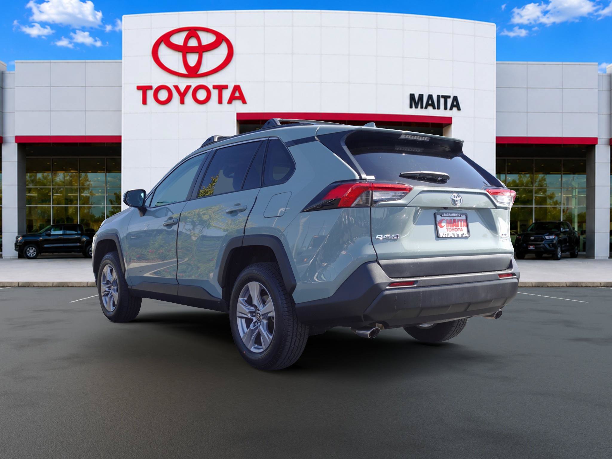 Used 2022 Toyota RAV4 XLE w/ Convenience Package AWD/4WD image 5
