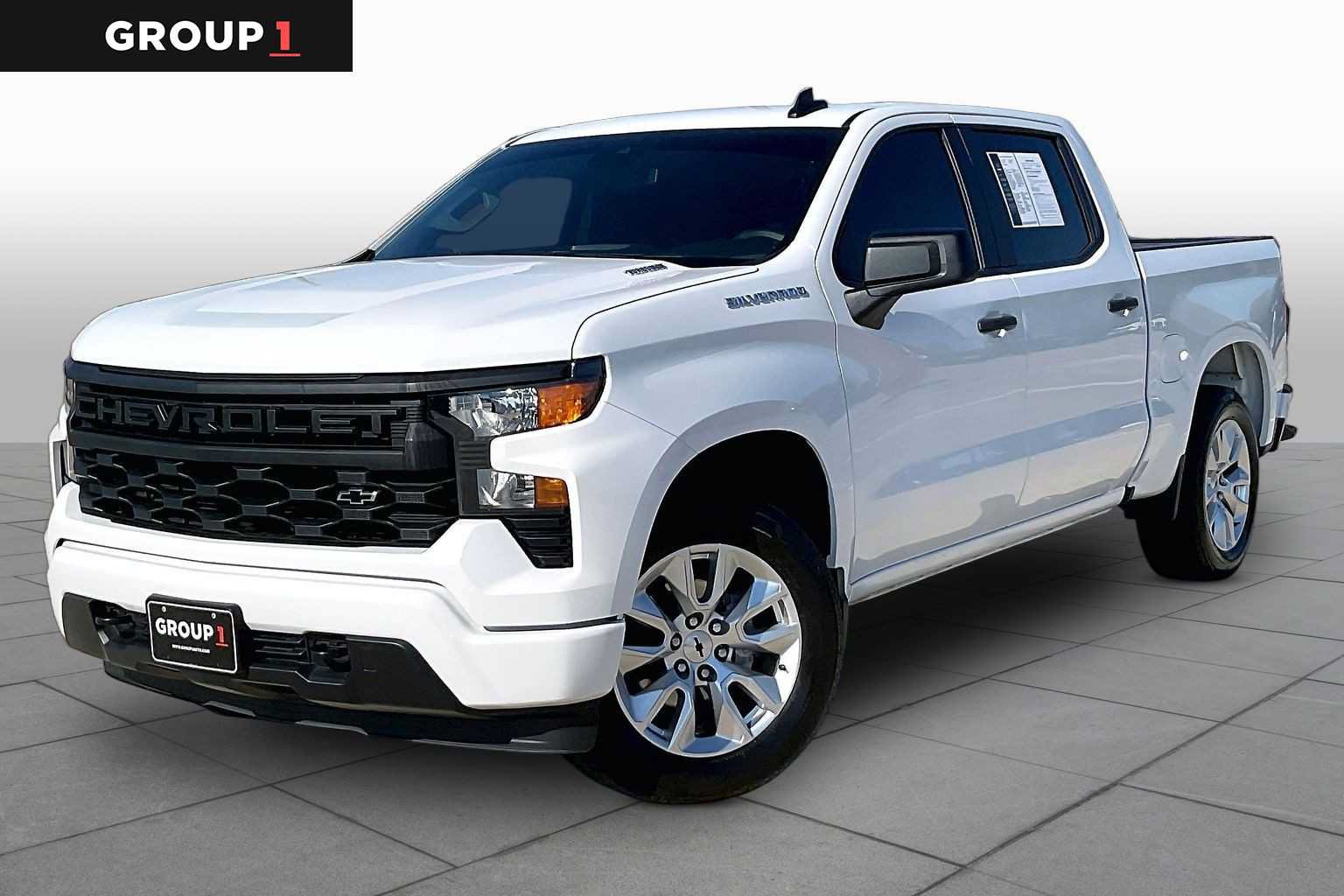 Certified 2025 Chevrolet Silverado 1500 Custom RWD image 1