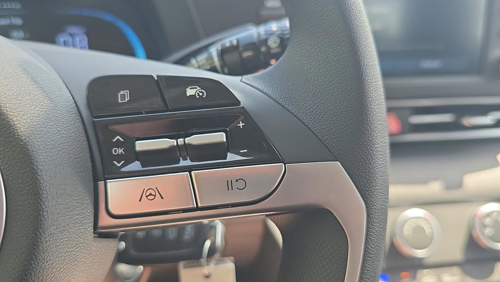 New 2026 Hyundai Elantra SE FWD image 24