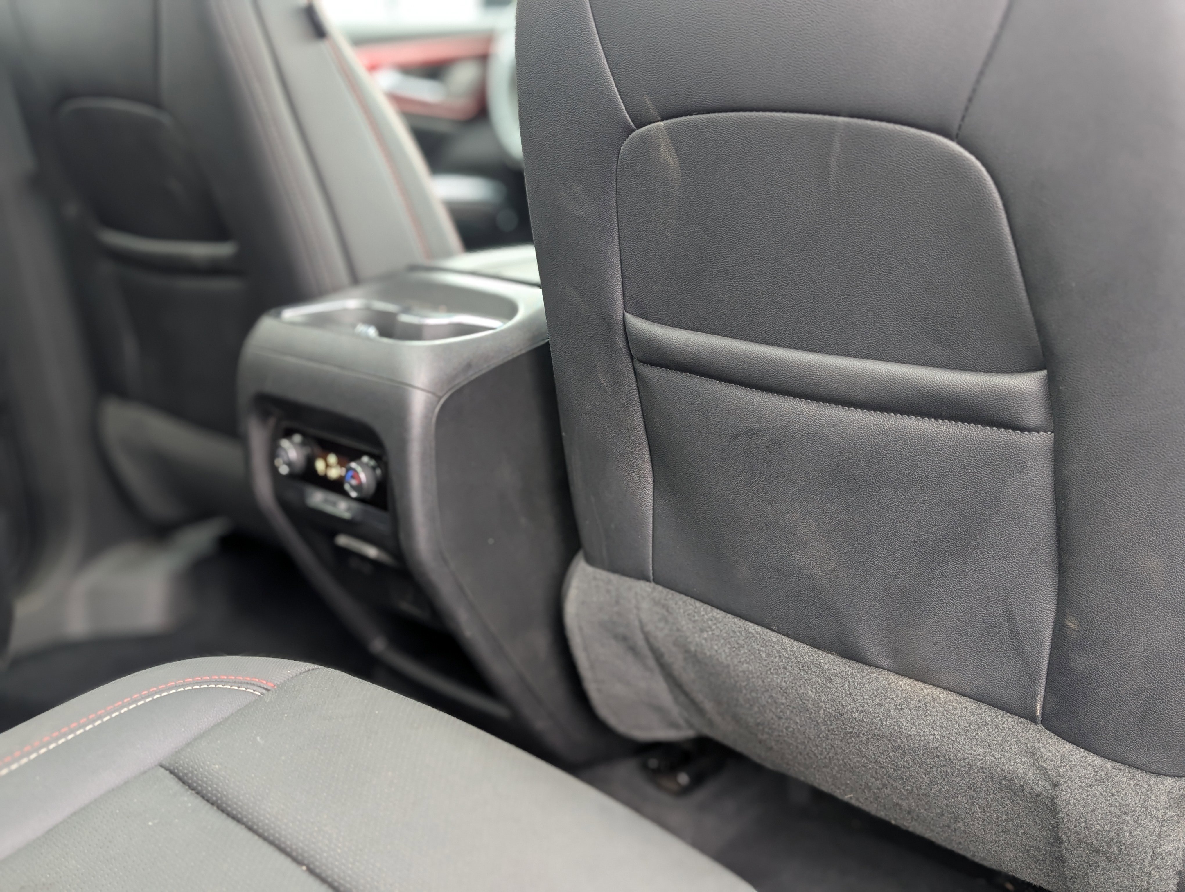 Used 2025 Chevrolet Traverse Z71 image 43