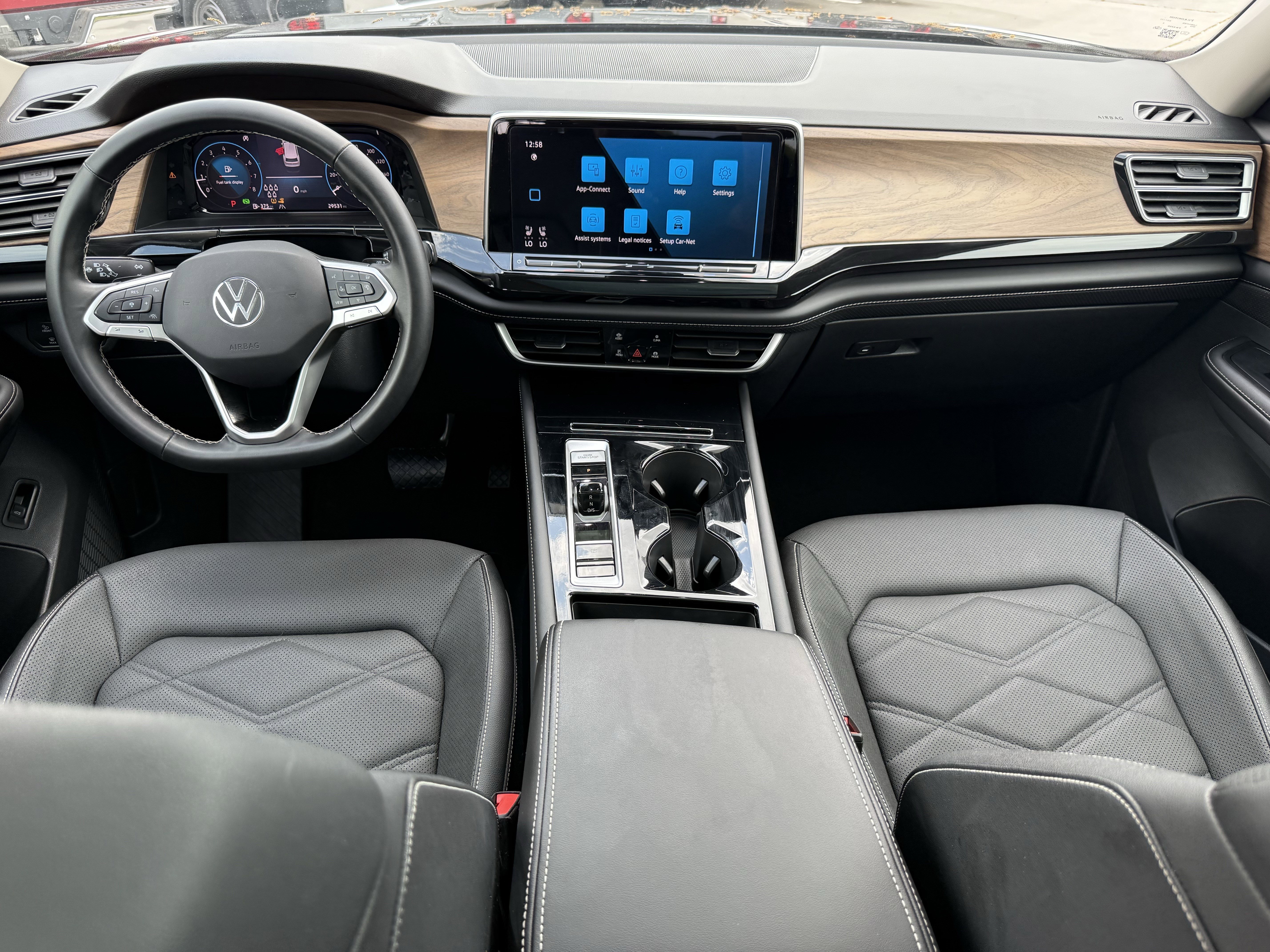 Used 2025 Volkswagen Atlas SE image 13