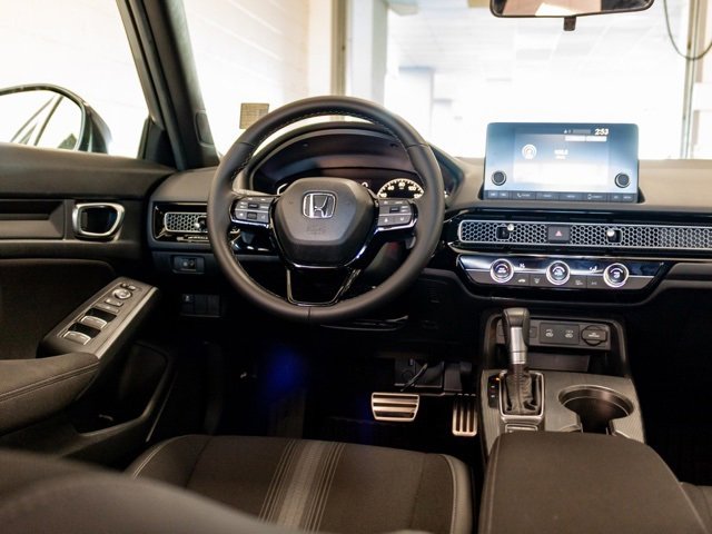 Used 2025 Honda Civic Sport image 8
