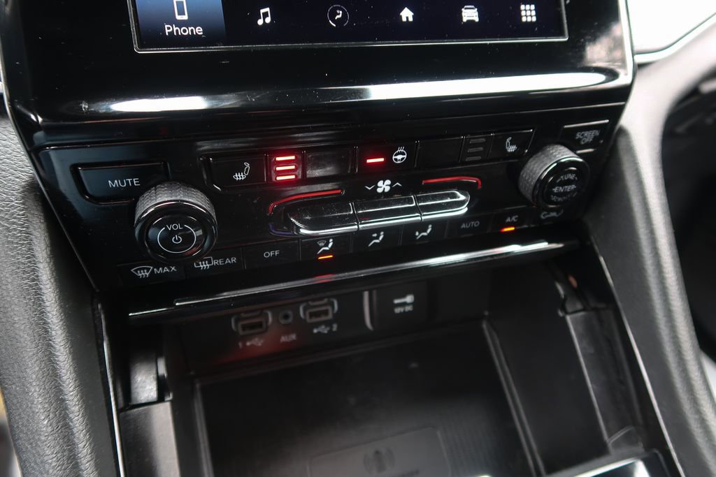 Used 2023 Jeep Grand Cherokee L Laredo RWD image 33