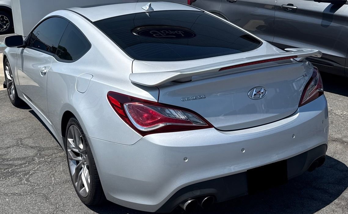 Used 2015 Hyundai Genesis 3.8 RWD image 2