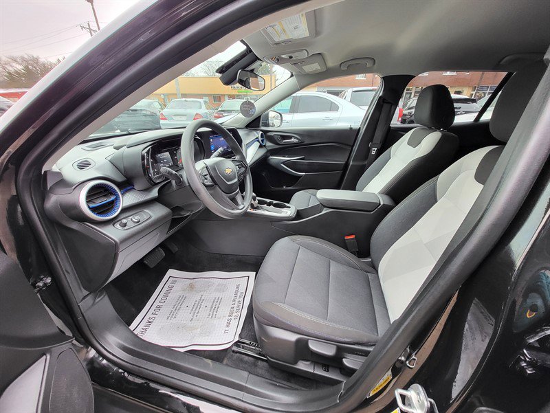 Used 2024 Chevrolet Trax LS image 8