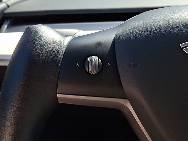 Used 2021 Tesla Model Y Long Range AWD/4WD image 22