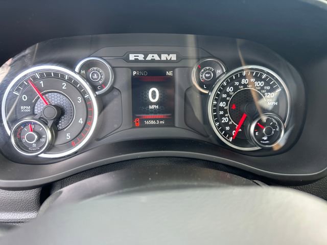 Used 2024 RAM 2500 Tradesman w/ Chrome Appearance Group image 16