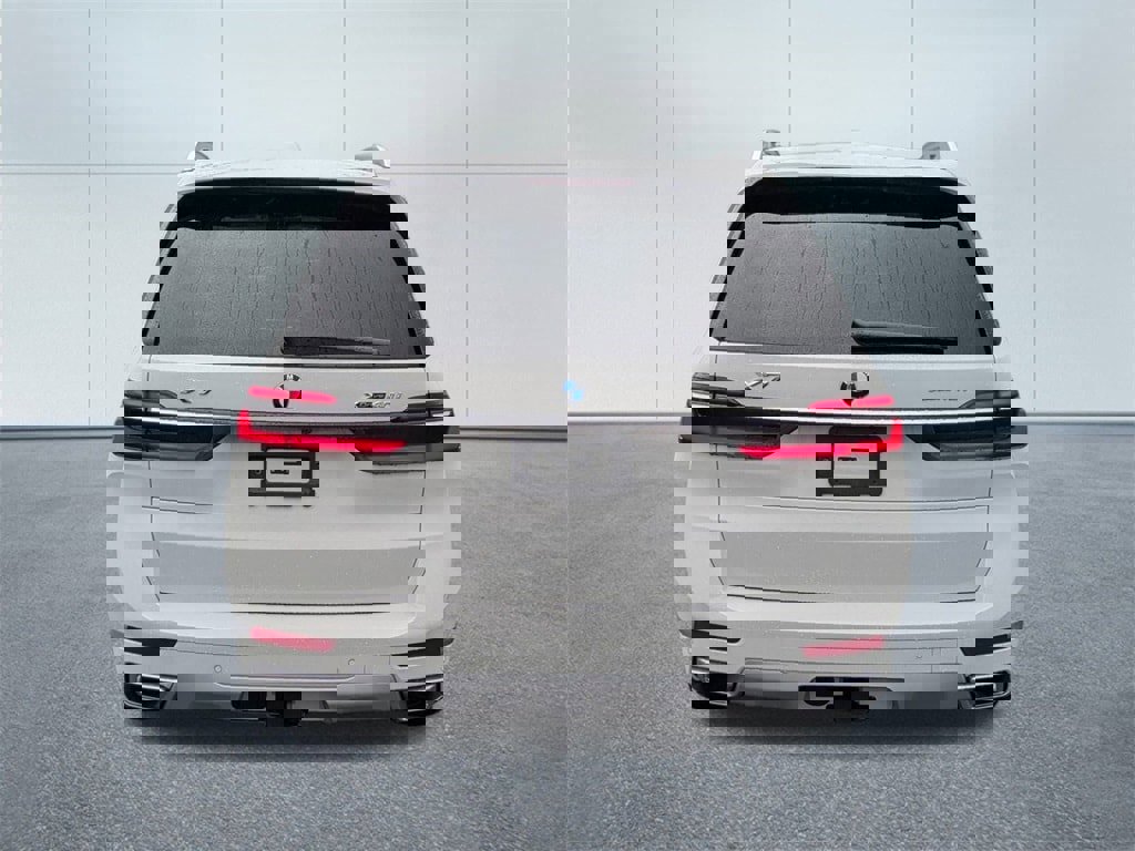 New 2025 BMW X7 xDrive40i w/ Premium Package image 3