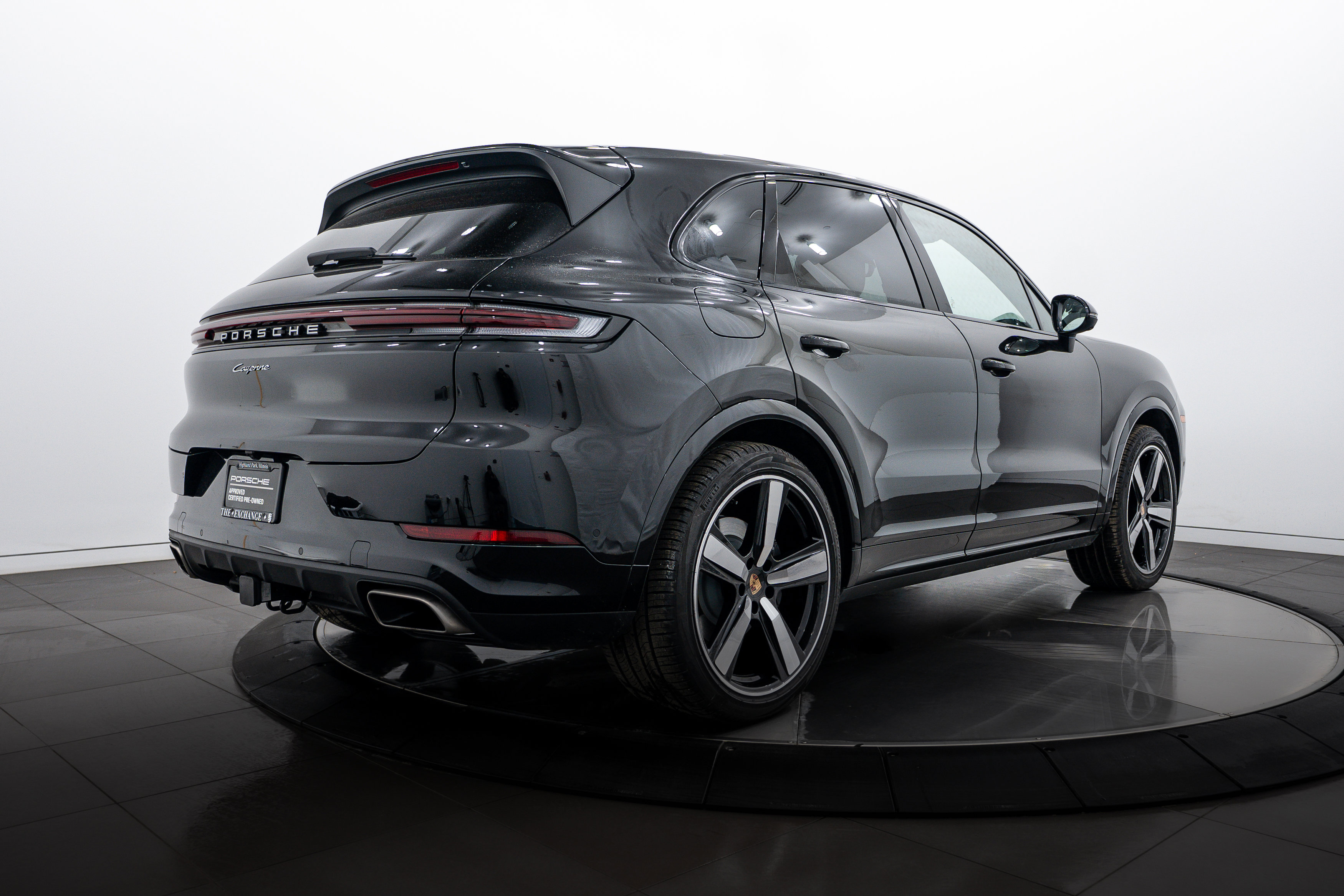 Certified 2025 Porsche Cayenne image 7