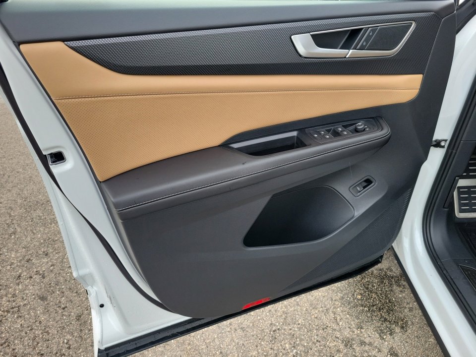 New 2026 Volkswagen Atlas Cross Sport SEL R-Line image 32