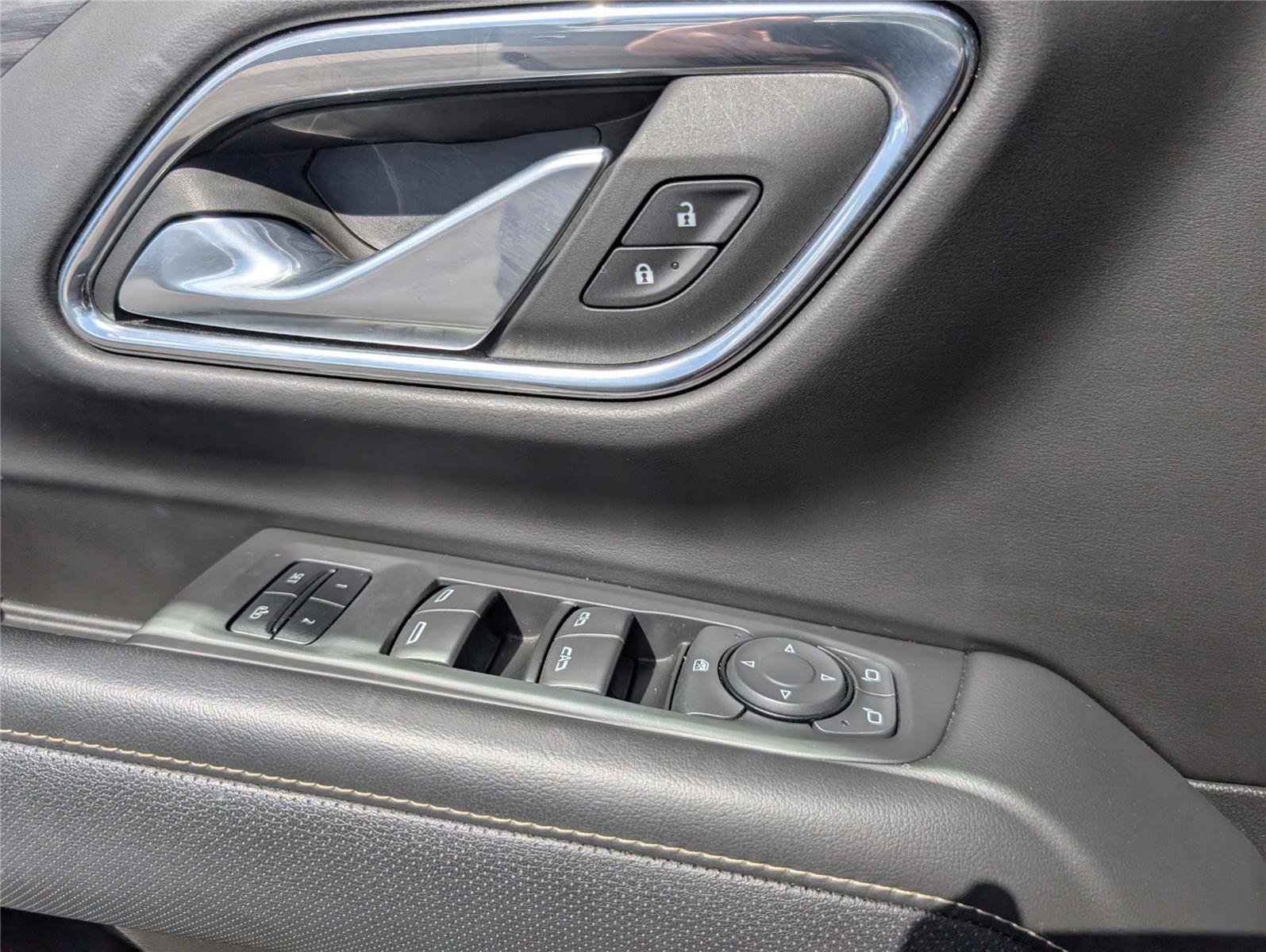 Used 2023 GMC Yukon SLT RWD image 14