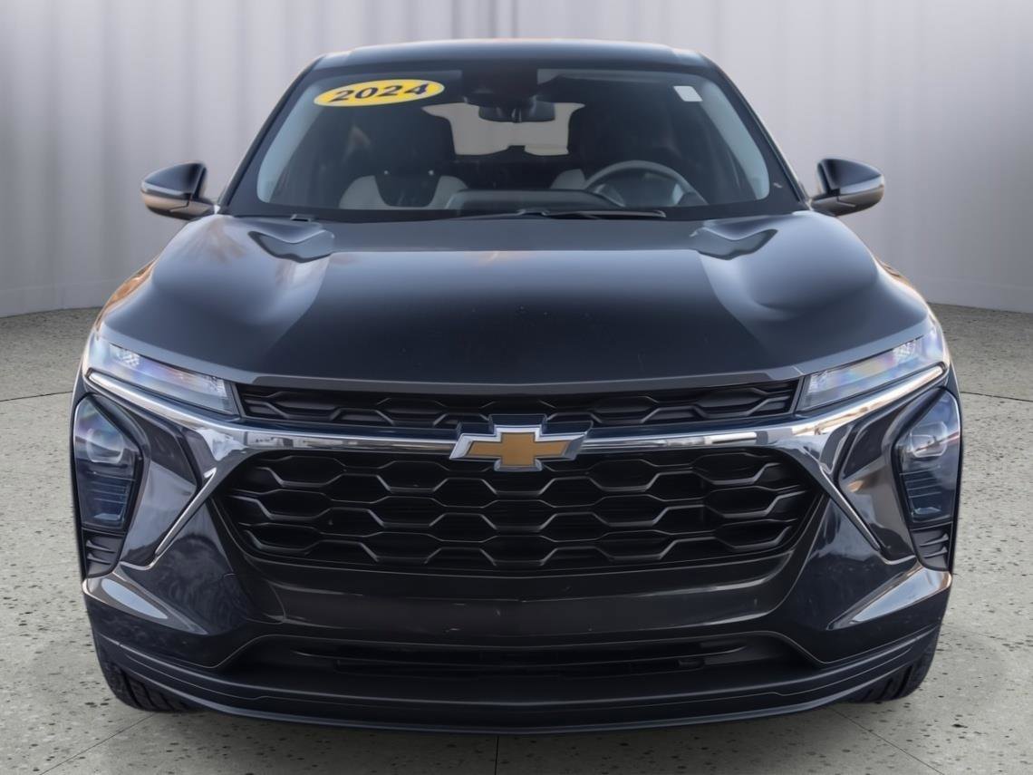 Used 2024 Chevrolet Trax LS w/ LS Convenience Package image 17