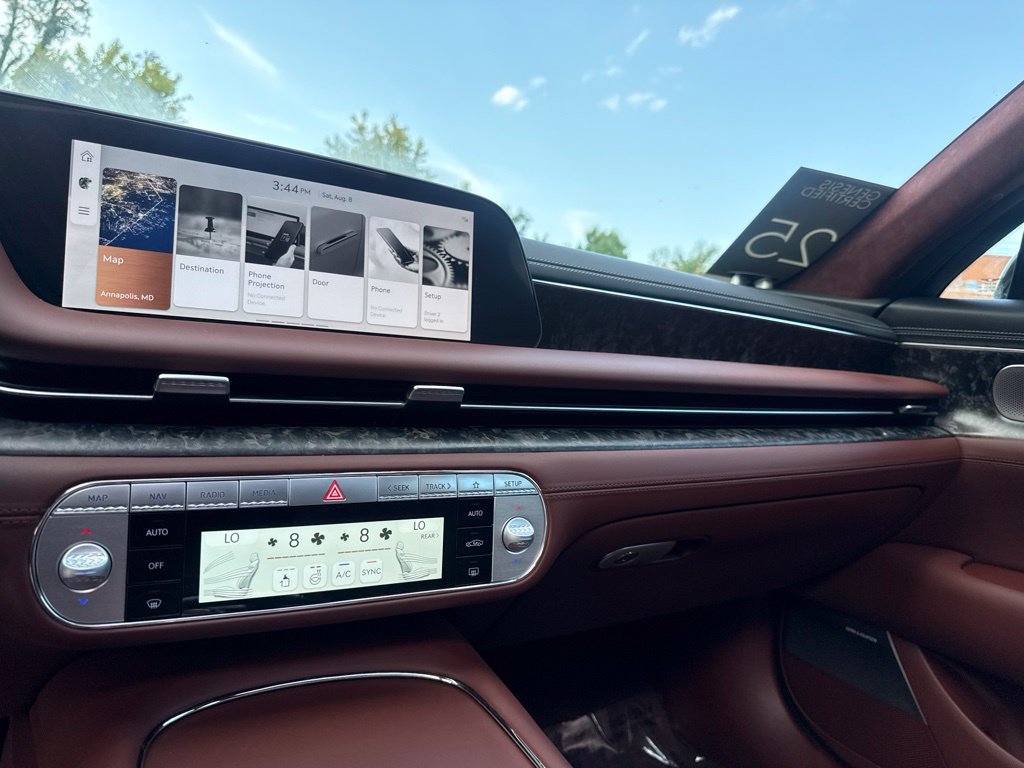 Used 2025 Genesis G90 3.5T AWD/4WD image 21