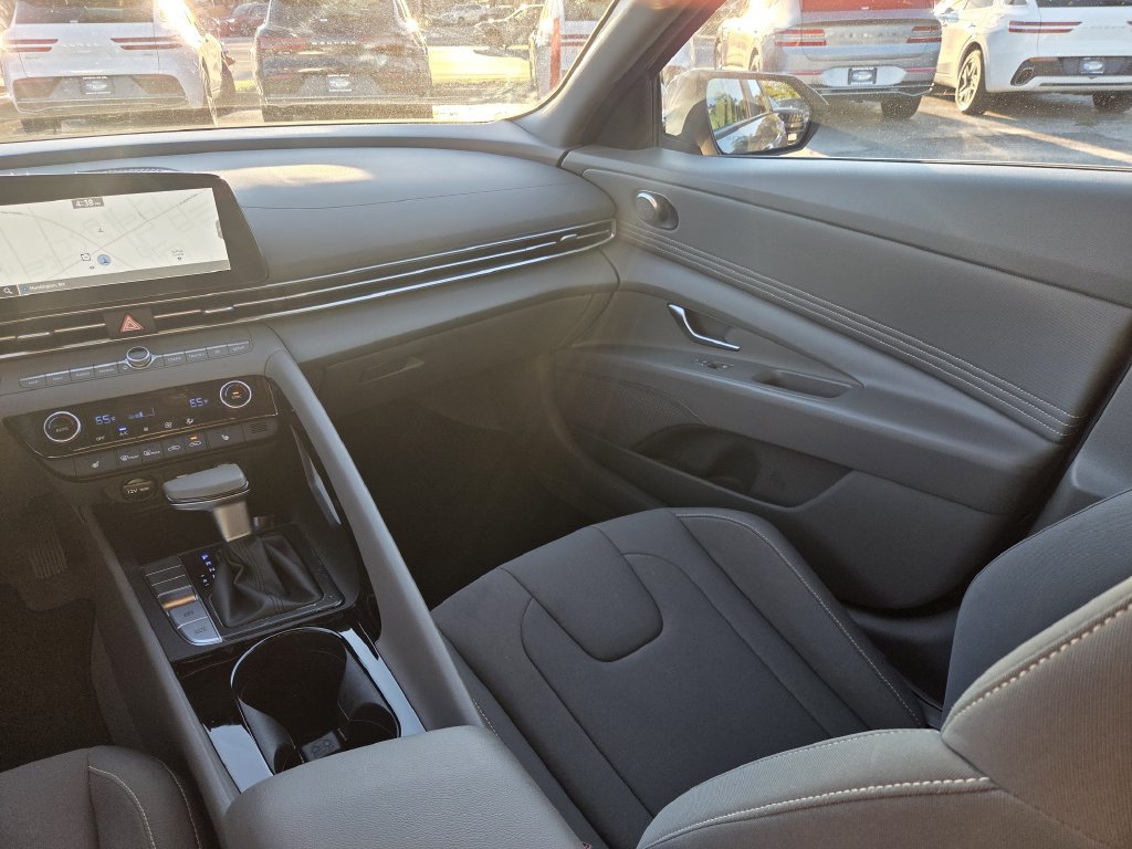 Certified 2023 Hyundai Elantra SEL w/ Convenience Package FWD image 17