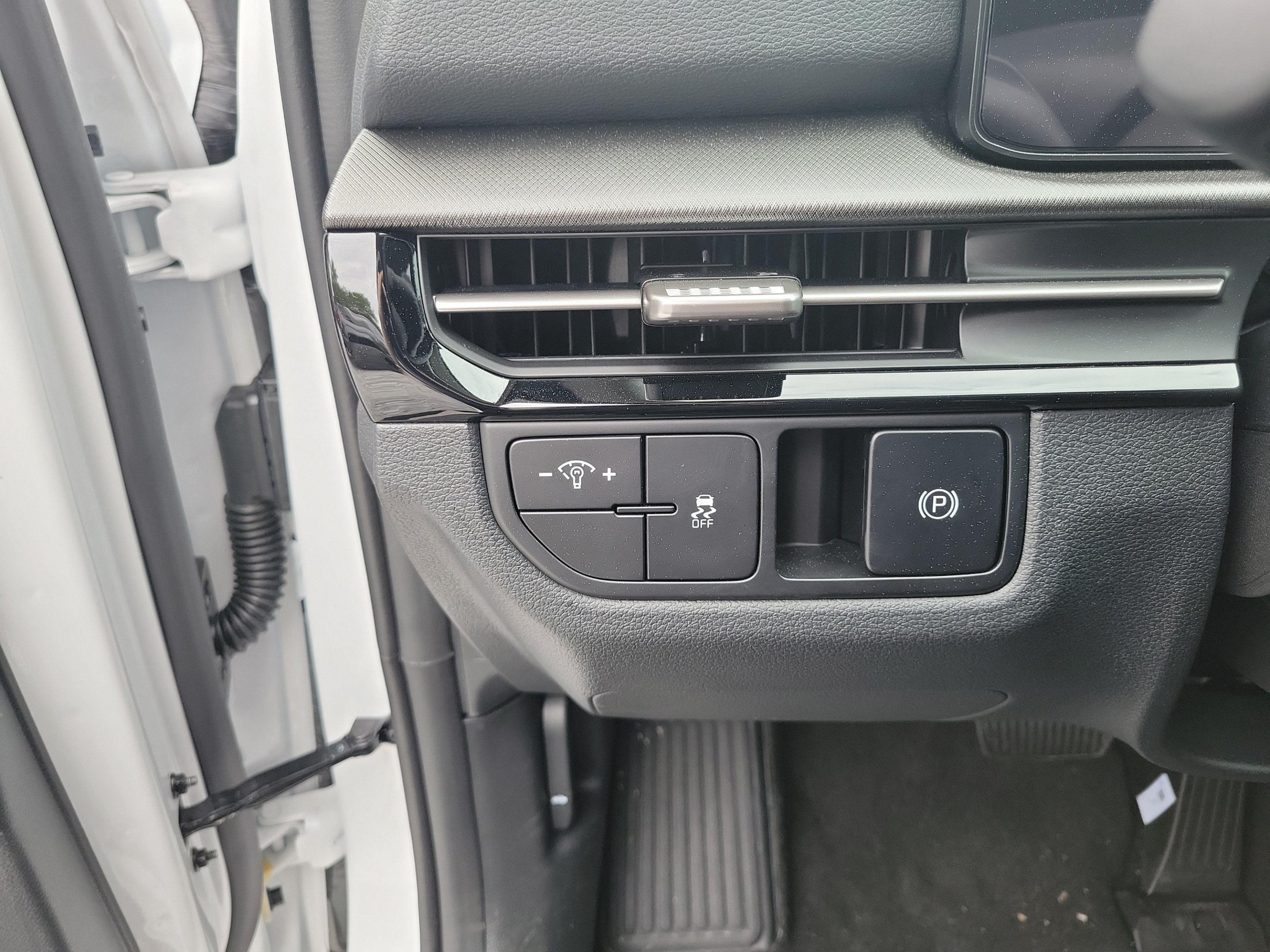 New 2026 Kia Sportage LX FWD image 26