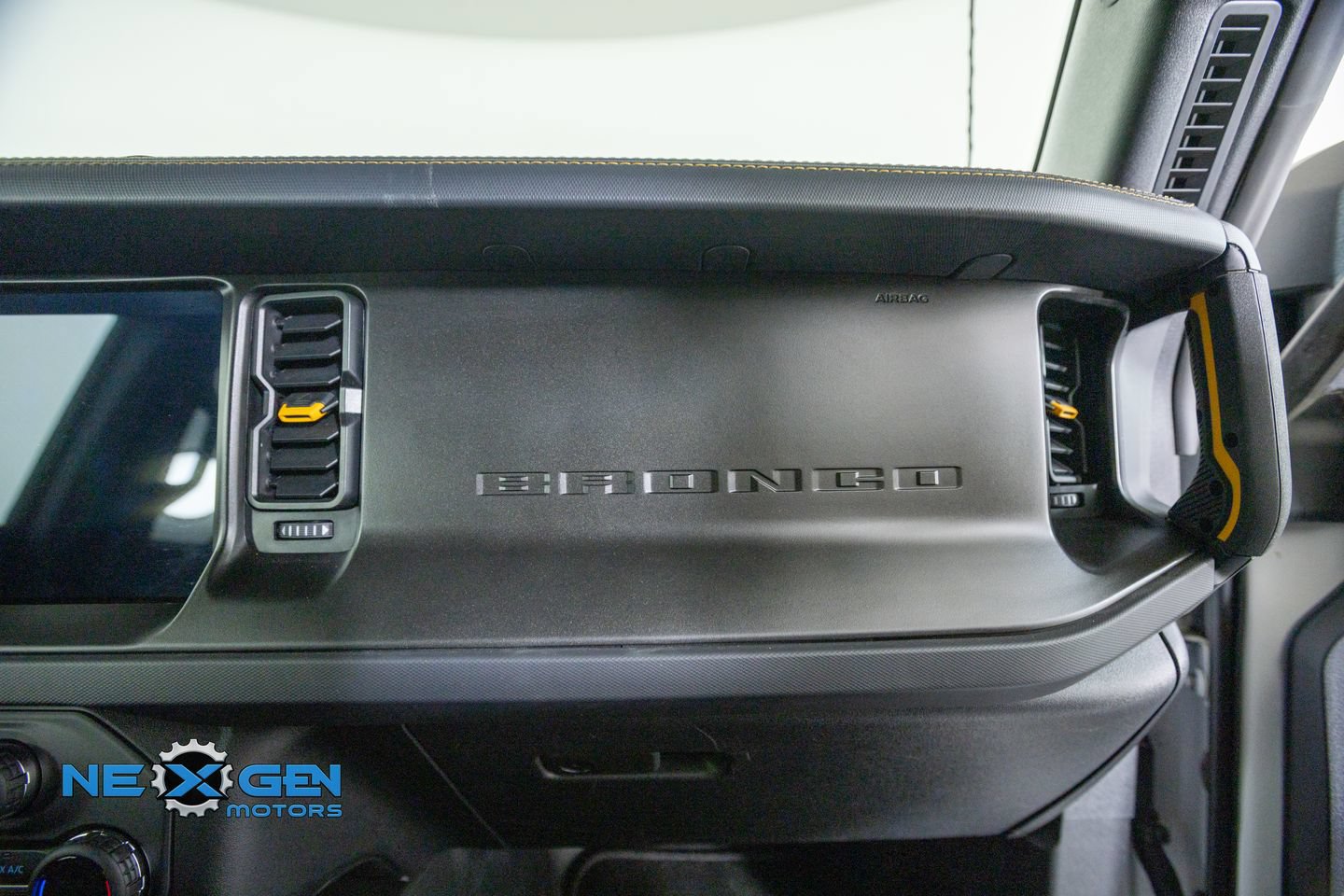 Used 2024 Ford Bronco Badlands AWD/4WD image 45