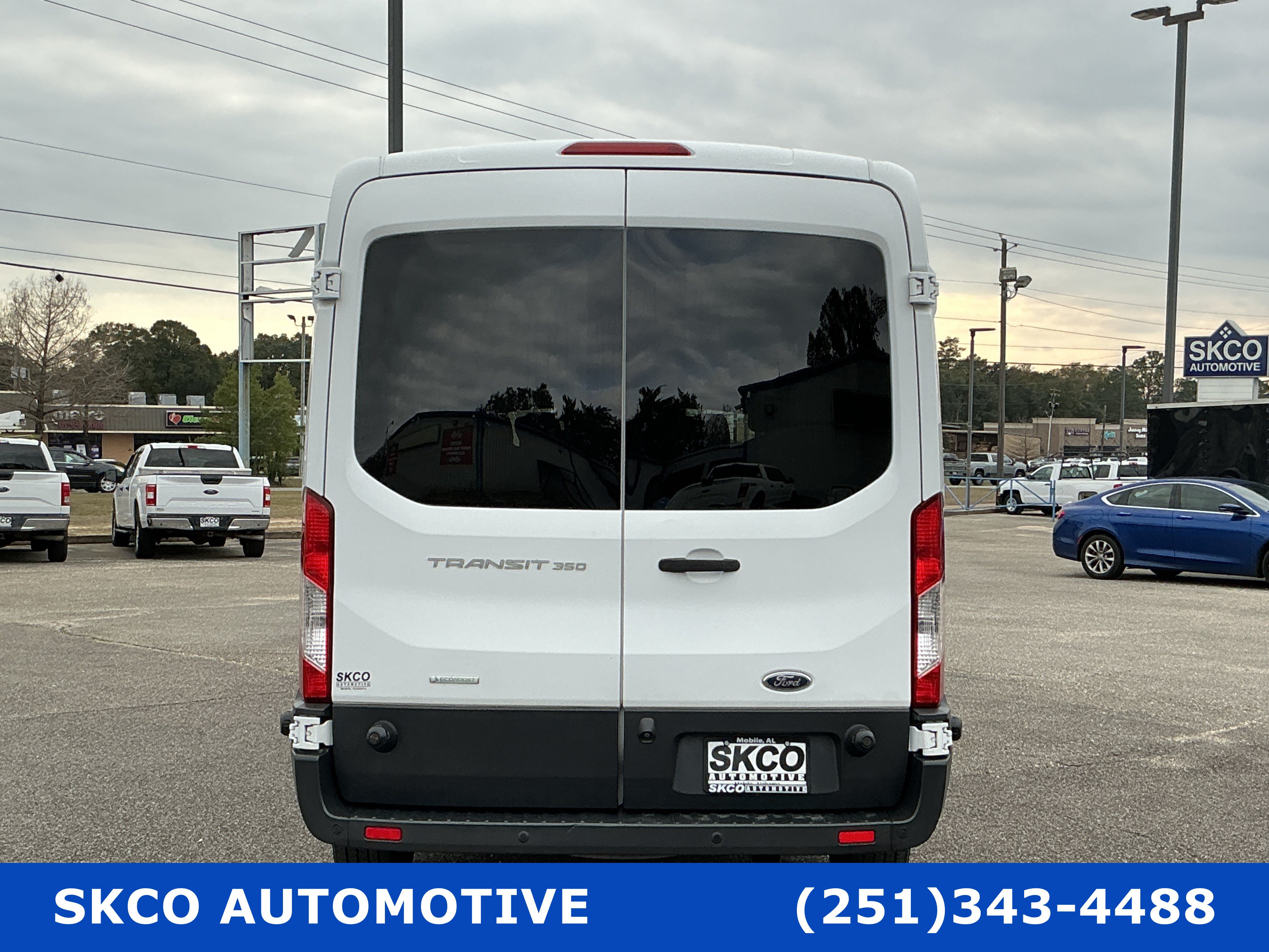 Used 2016 Ford Transit 350 XL RWD image 4