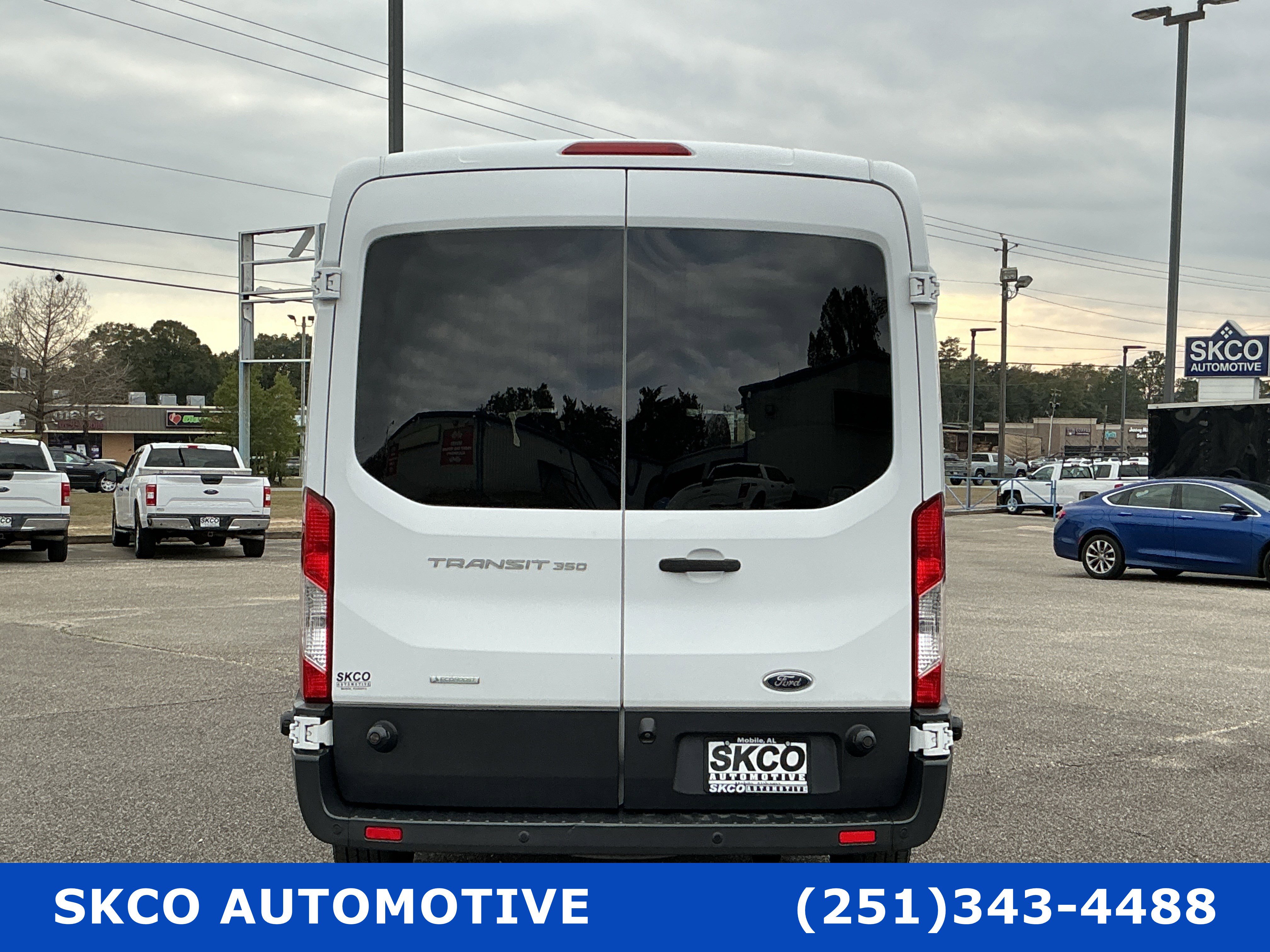 Used 2016 Ford Transit 350 XL image 4