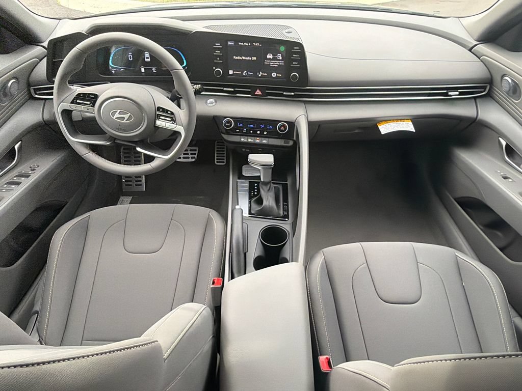 New 2026 Hyundai Elantra Sport FWD image 21