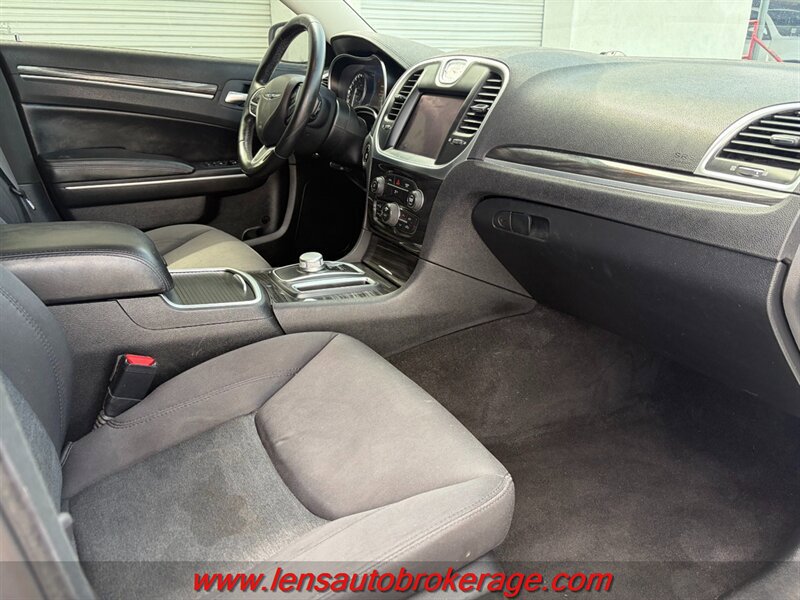 Used 2019 Chrysler 300 Touring w/ Sport Appearance Package RWD image 15