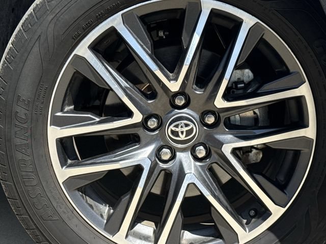 Used 2026 Toyota Corolla Cross XLE FWD image 10
