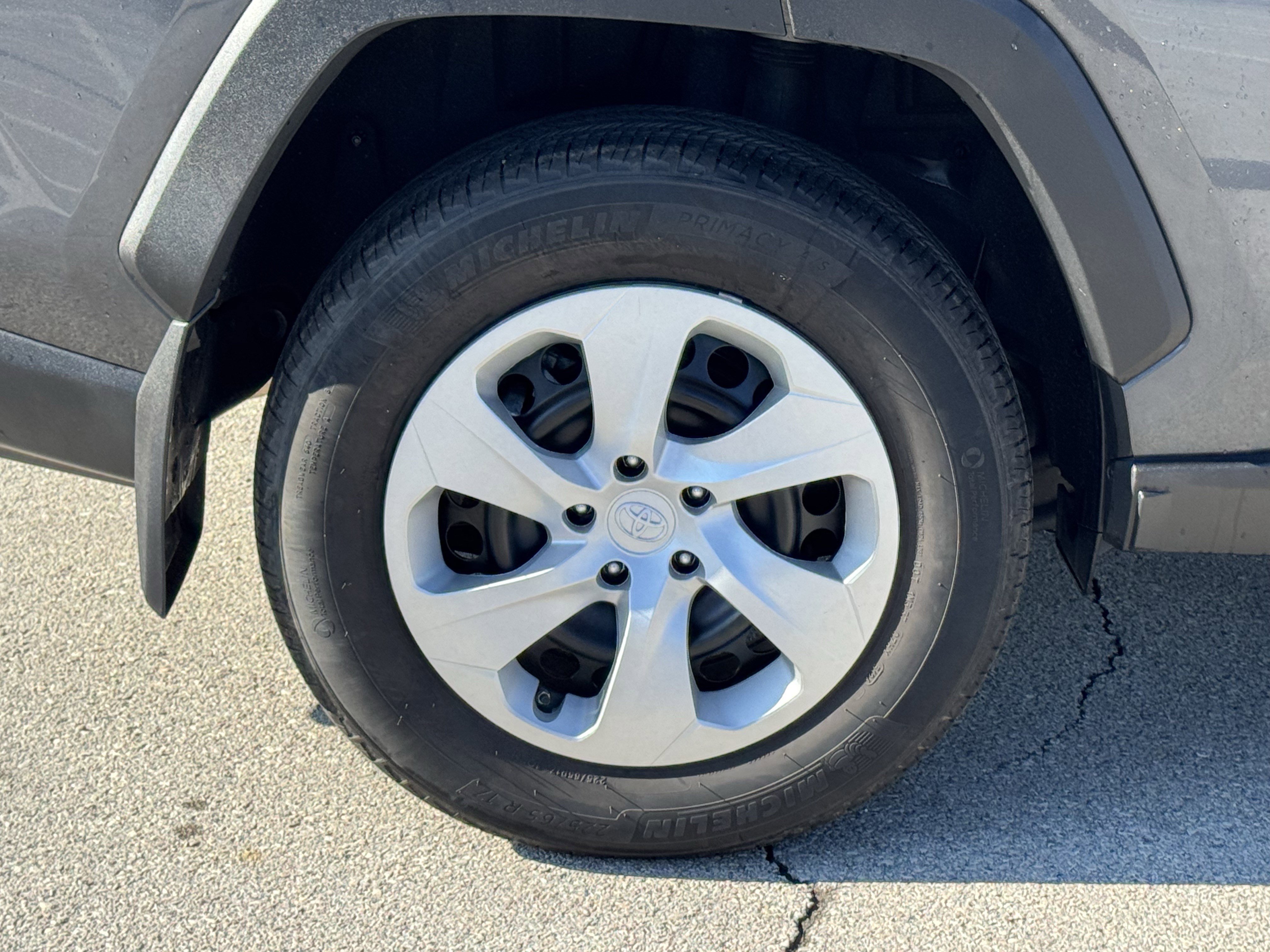 Used 2024 Toyota RAV4 LE image 36