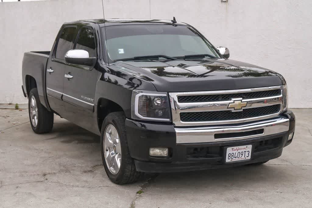 Used 2011 Chevrolet Silverado 1500 LT w/ Regional Value Package RWD image 3