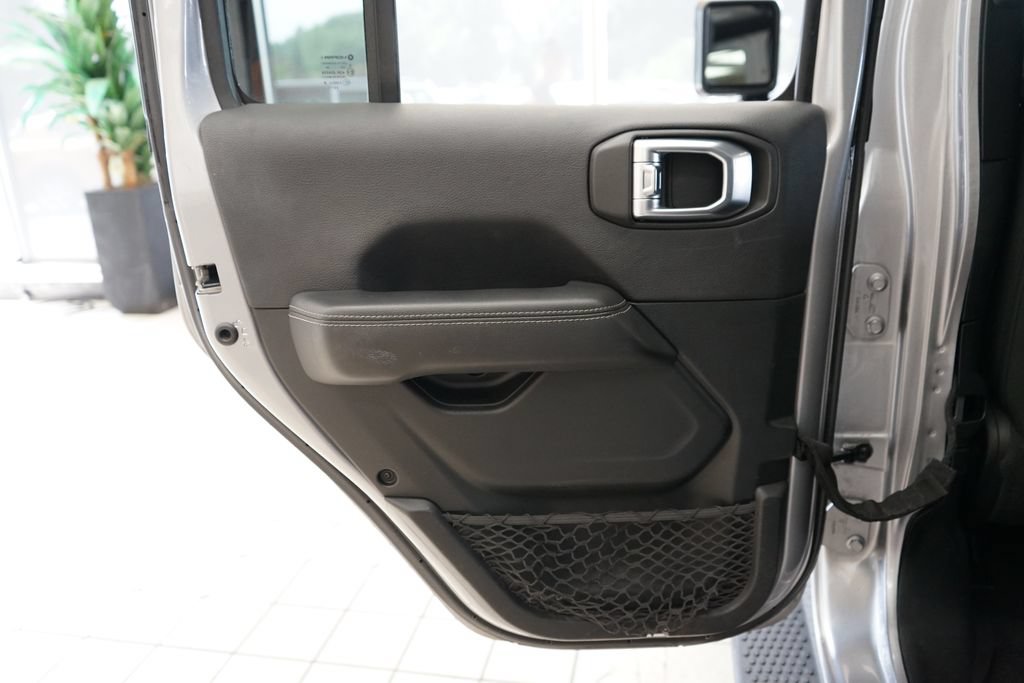 Used 2021 Jeep Wrangler Unlimited Sahara AWD/4WD image 43